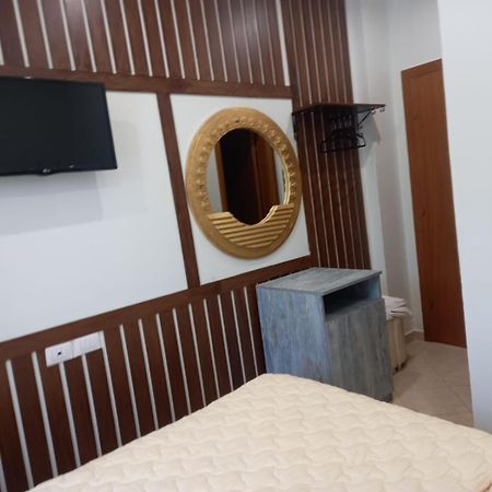 Hotel Relax Dhërmi エクステリア 写真
