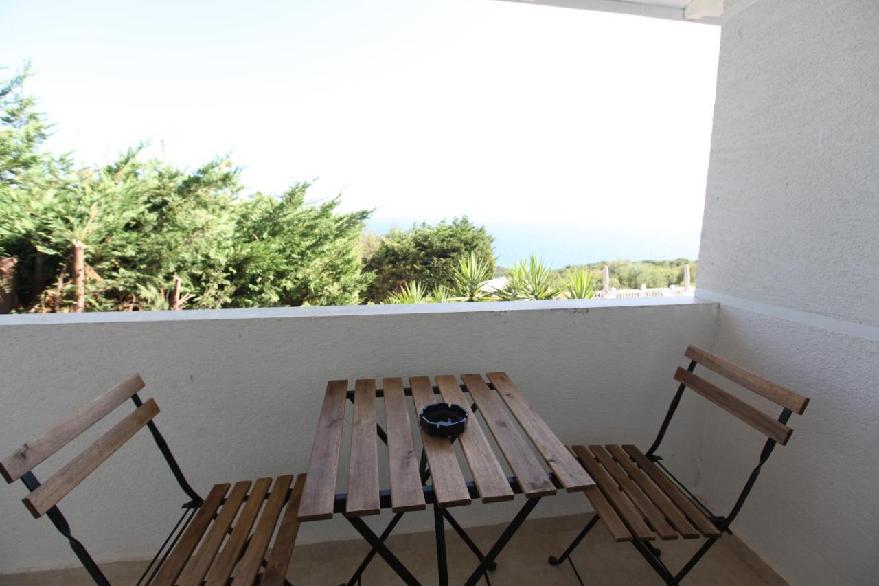 Hotel Relax Dhërmi エクステリア 写真