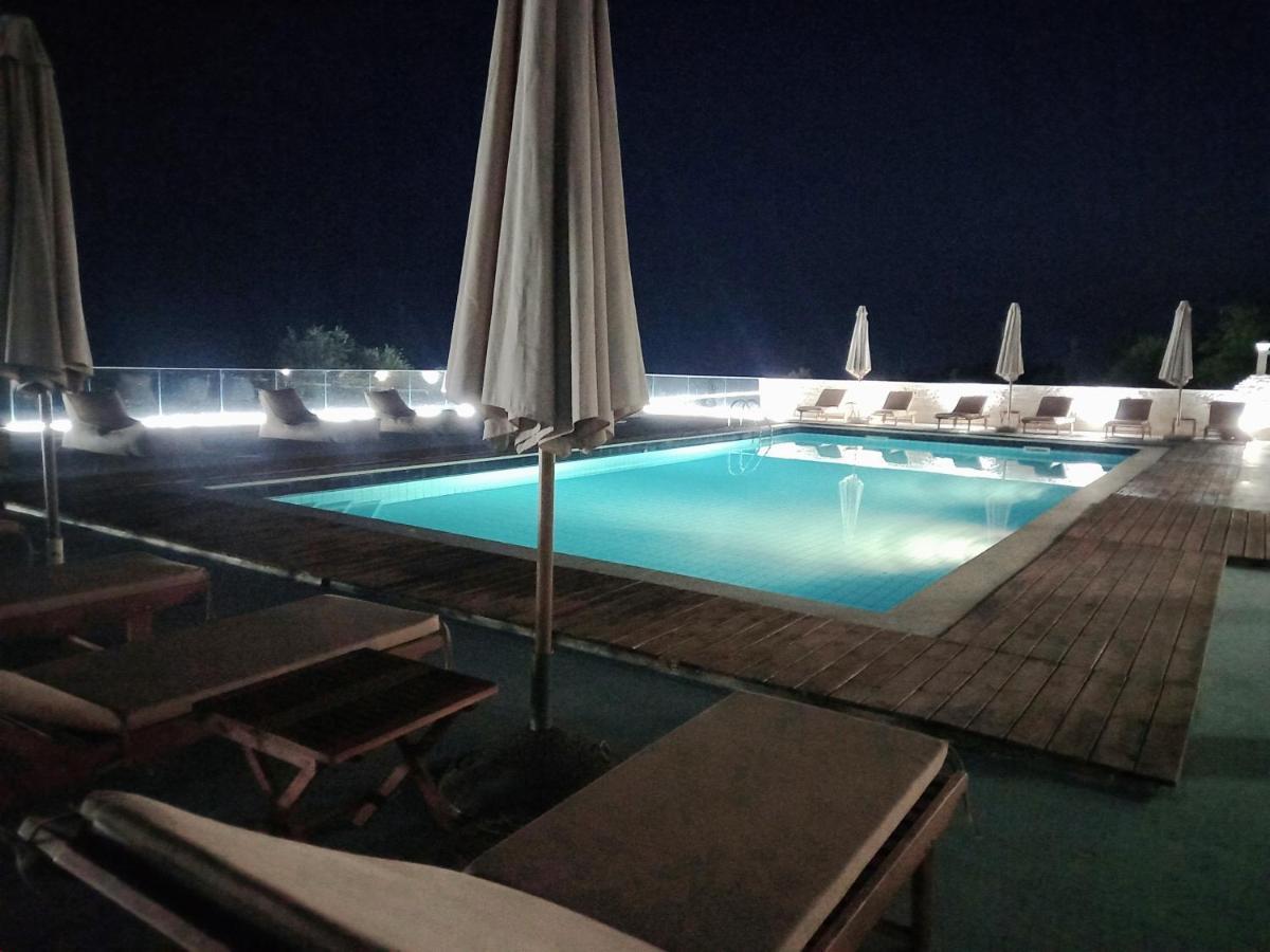 Hotel Relax Dhërmi エクステリア 写真