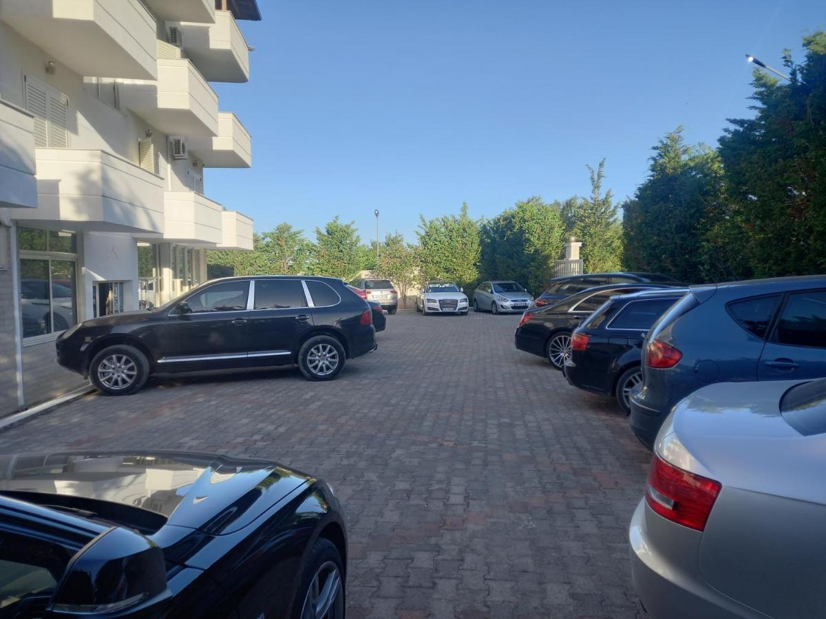 Hotel Relax Dhërmi エクステリア 写真