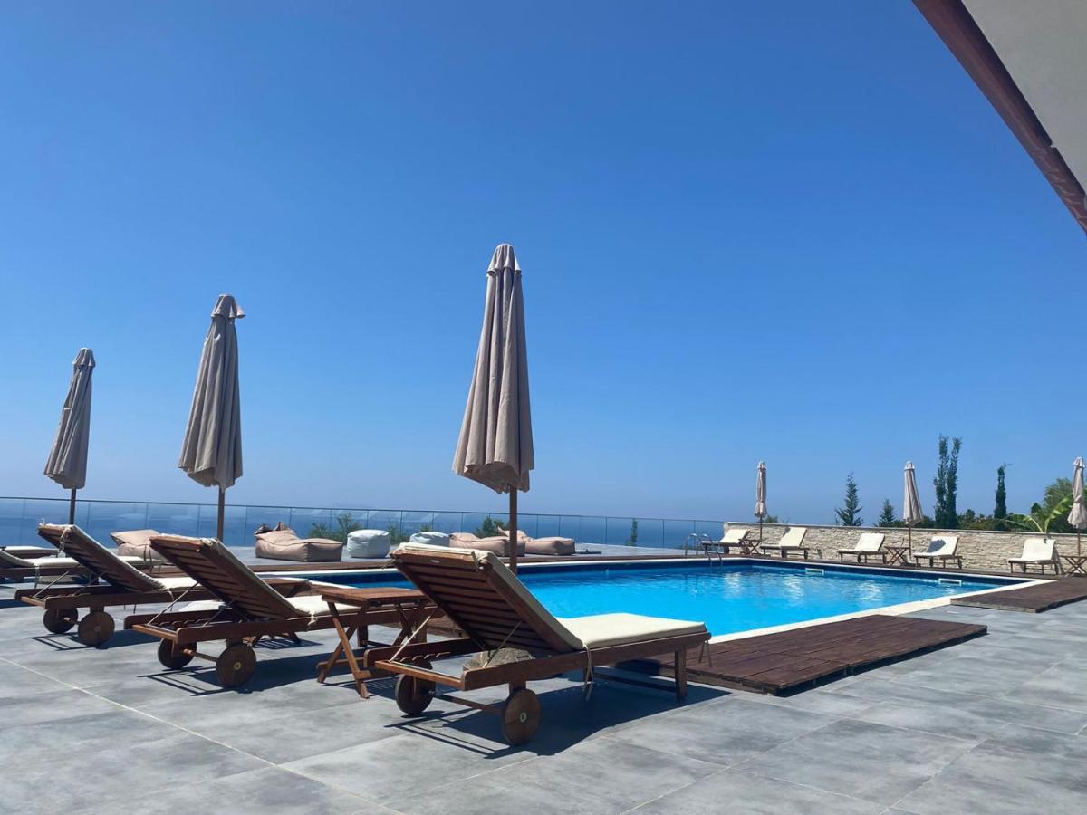 Hotel Relax Dhërmi エクステリア 写真
