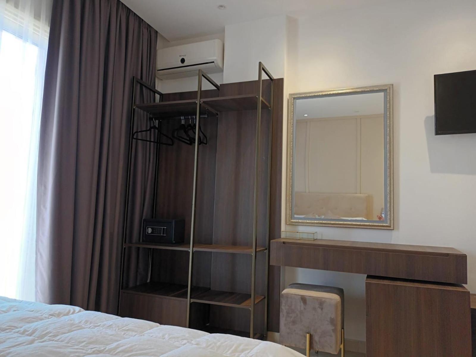 Hotel Relax Dhërmi エクステリア 写真