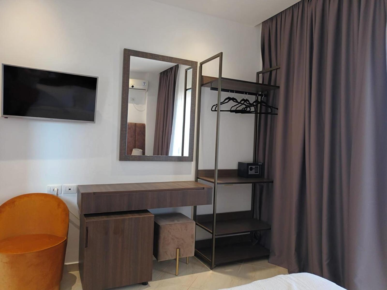 Hotel Relax Dhërmi エクステリア 写真