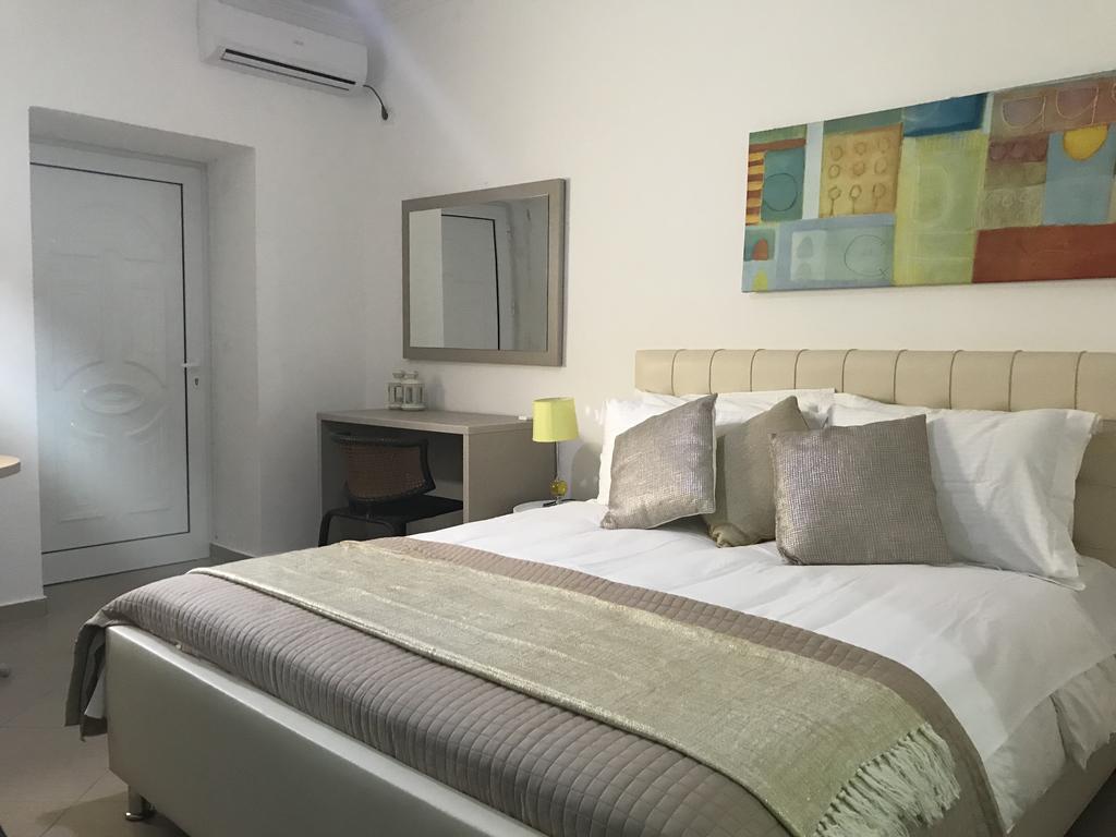 Hotel Relax Dhërmi 部屋 写真